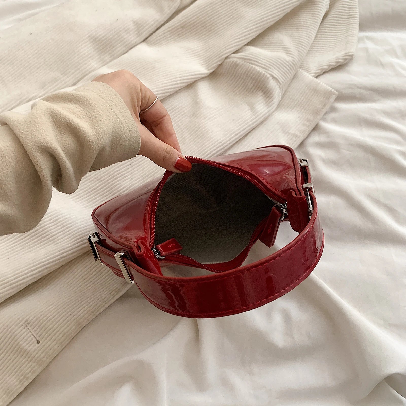 bella™ – vintage halvmåne skulderveske