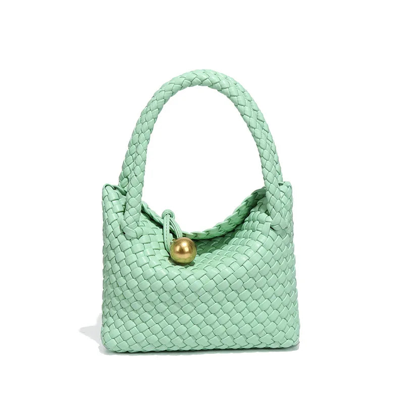 ASTRID™ | ELEGANTE VEVET MED GULLDETALJER