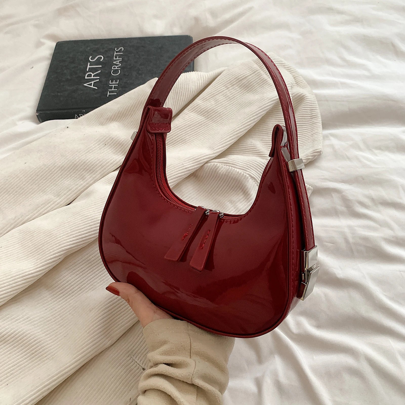 bella™ – vintage halvmåne skulderveske