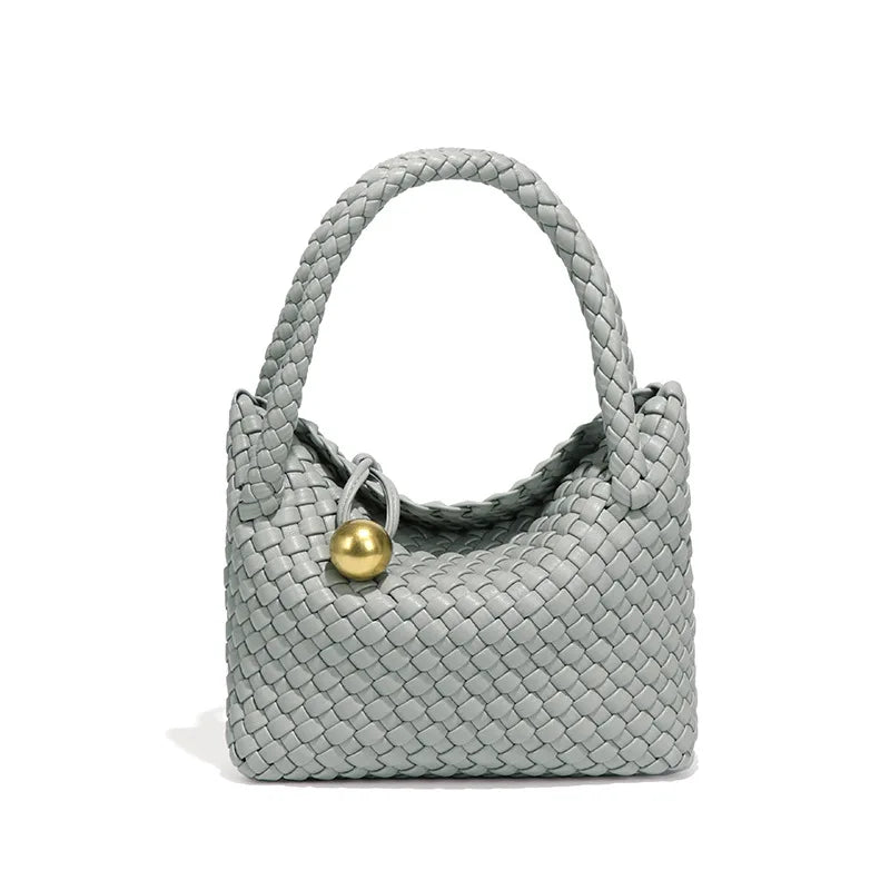 ASTRID™ | ELEGANTE VEVET MED GULLDETALJER
