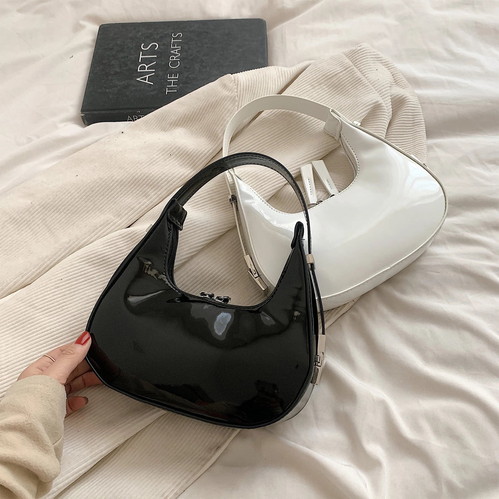 bella™ – vintage halvmåne skulderveske