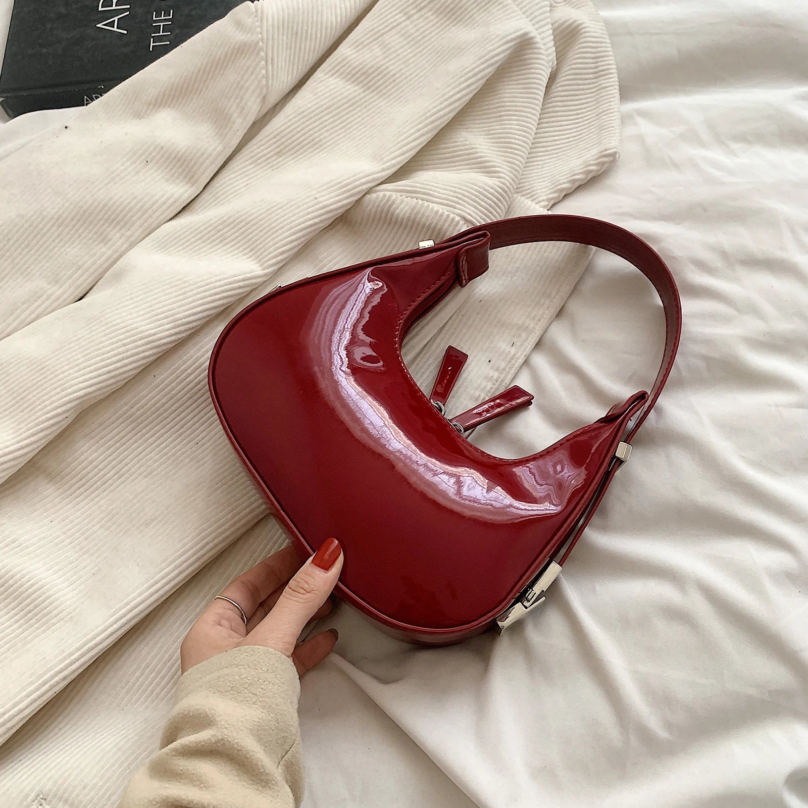bella™ – vintage halvmåne skulderveske