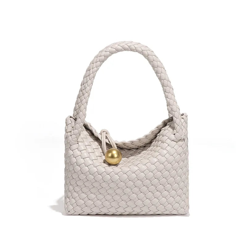 ASTRID™ | ELEGANTE VEVET MED GULLDETALJER