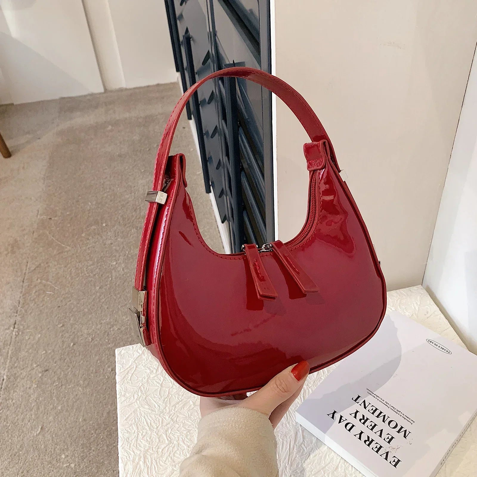 bella™ – vintage halvmåne skulderveske