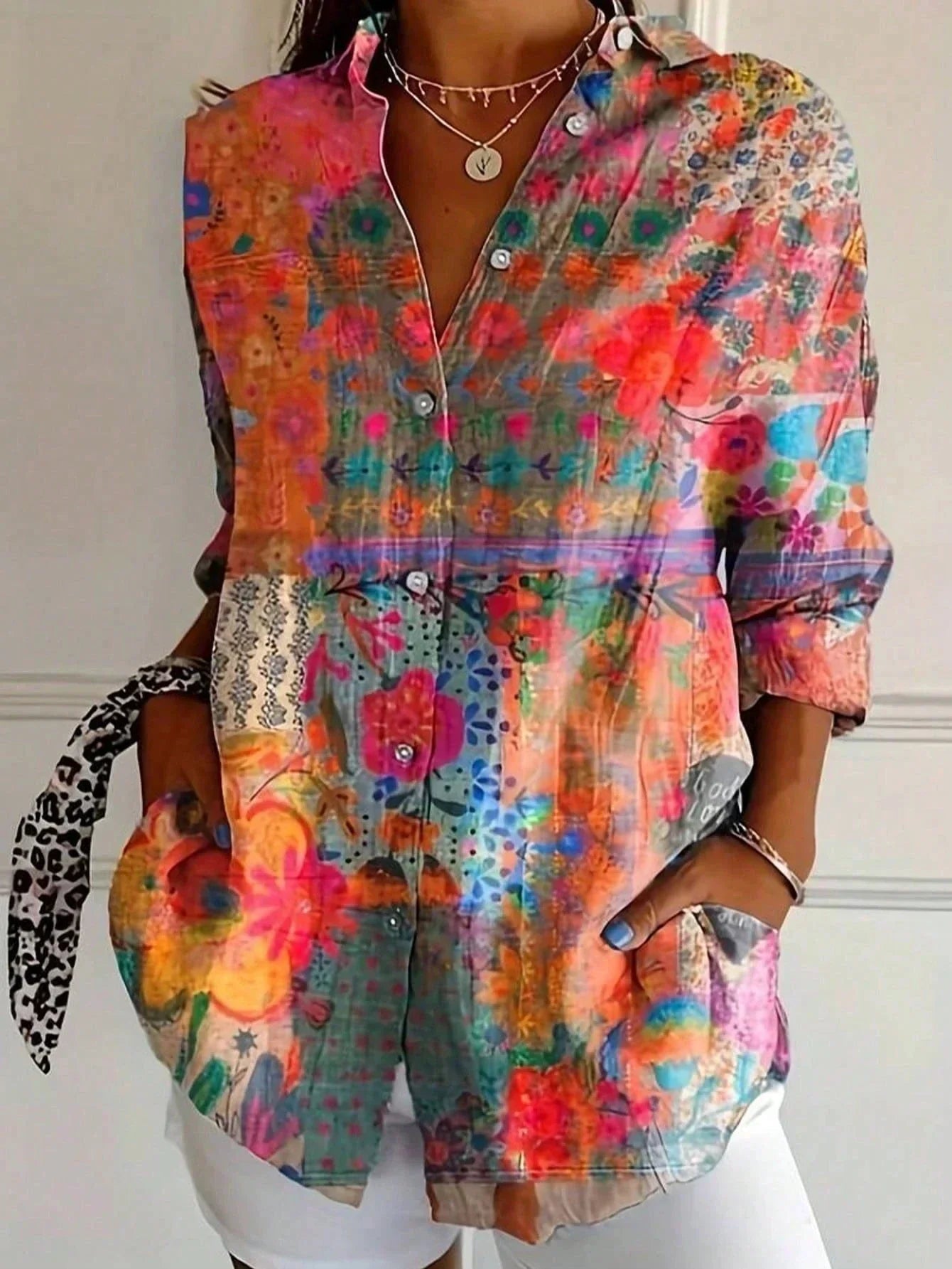Annika | Fargerik bluse med lekent print