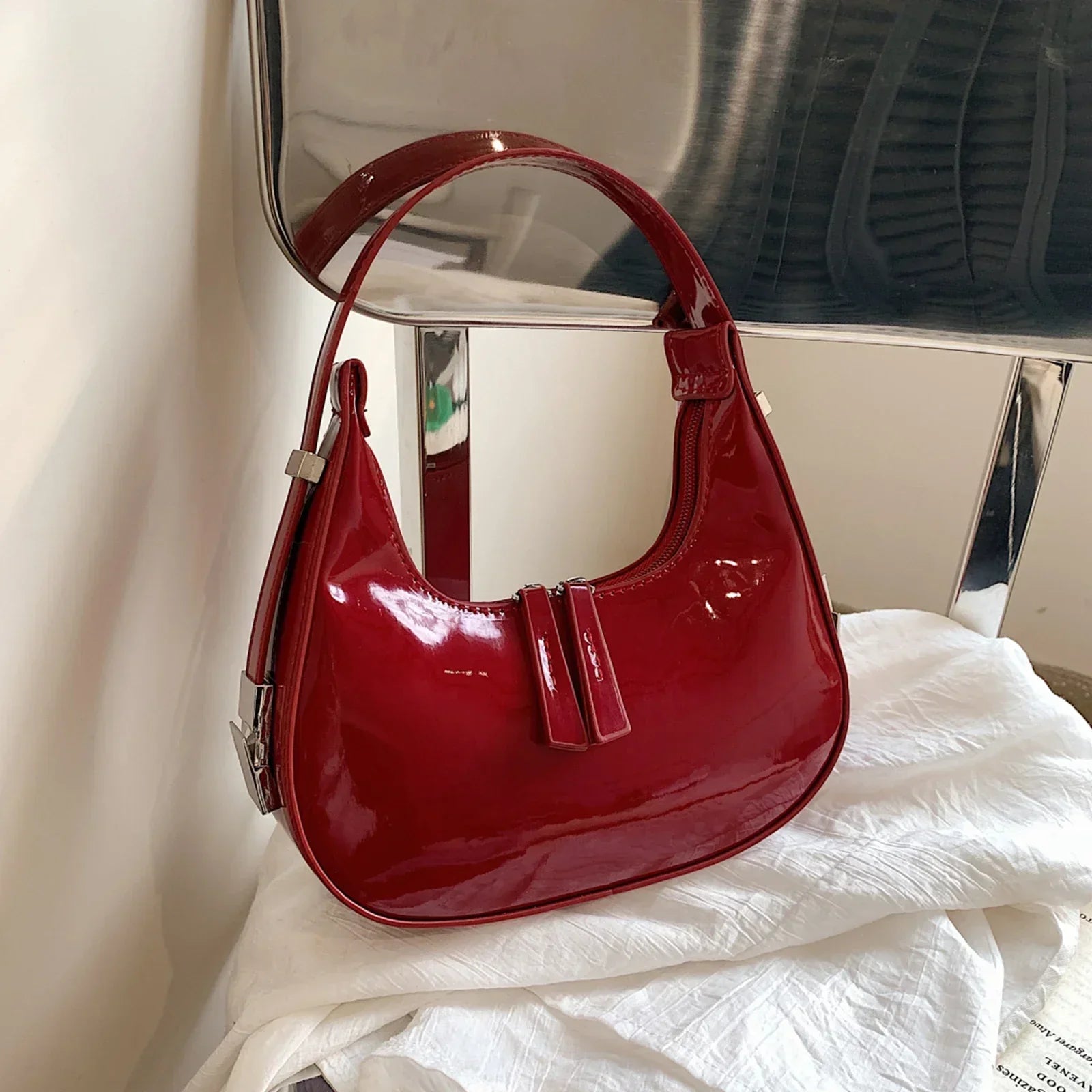 bella™ – vintage halvmåne skulderveske