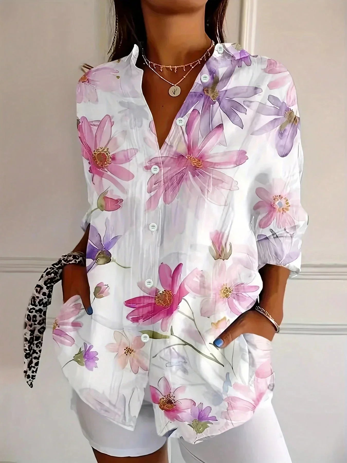 Annika | Fargerik bluse med lekent print