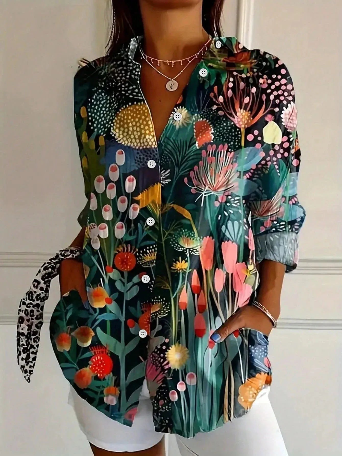 Annika | Fargerik bluse med lekent print