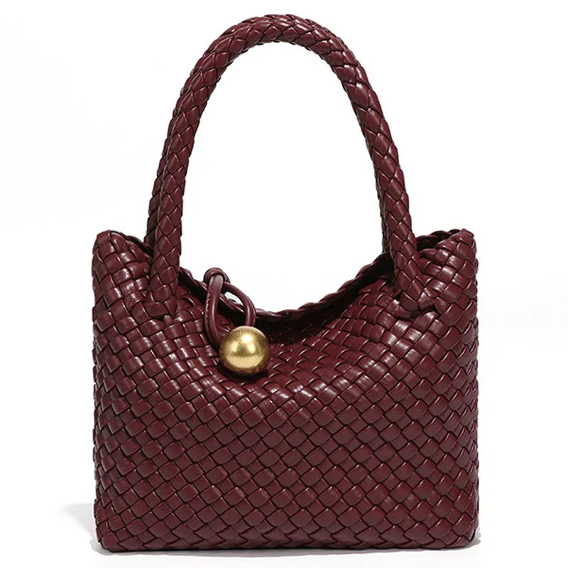 ASTRID™ | ELEGANTE VEVET MED GULLDETALJER